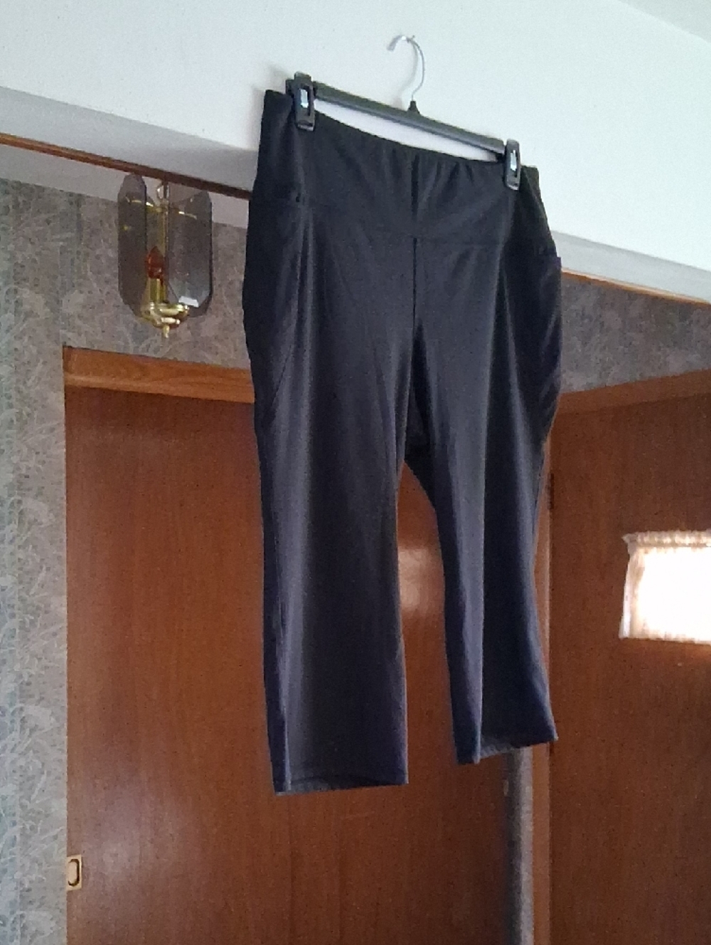 Size 18/20 Lane Bryant LIVI Soft Capri Pants C102 - Picture 5 of 10